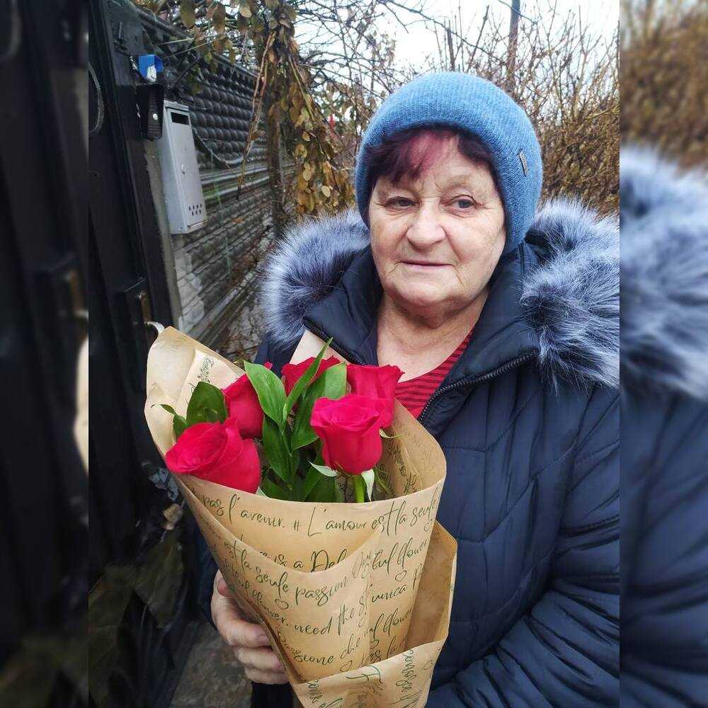 Фото букета «Охапка роз (25 роз)» от клиента Румянцев Андрей Витальевич